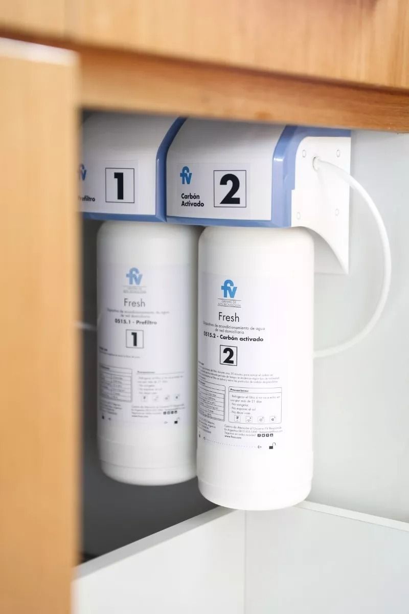Dispositivo Fresh FV instalado bajo mesada de cocina